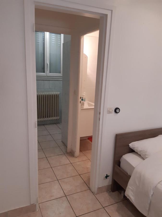 Appartement Aad1 Clamart 200 M Du Tramway T6 St Pave Blc Avec Cuisine Separee المظهر الخارجي الصورة