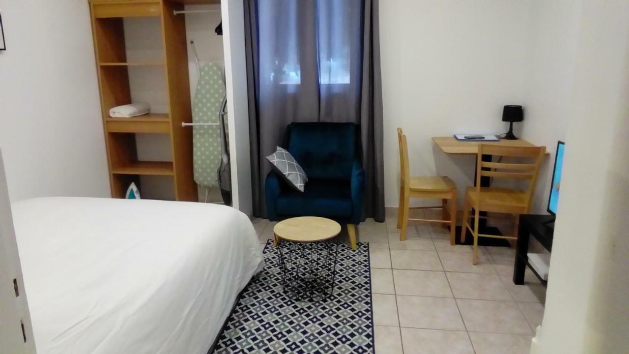 Appartement Aad1 Clamart 200 M Du Tramway T6 St Pave Blc Avec Cuisine Separee المظهر الخارجي الصورة