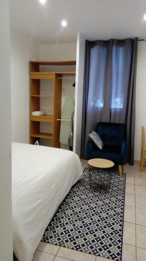 Appartement Aad1 Clamart 200 M Du Tramway T6 St Pave Blc Avec Cuisine Separee المظهر الخارجي الصورة
