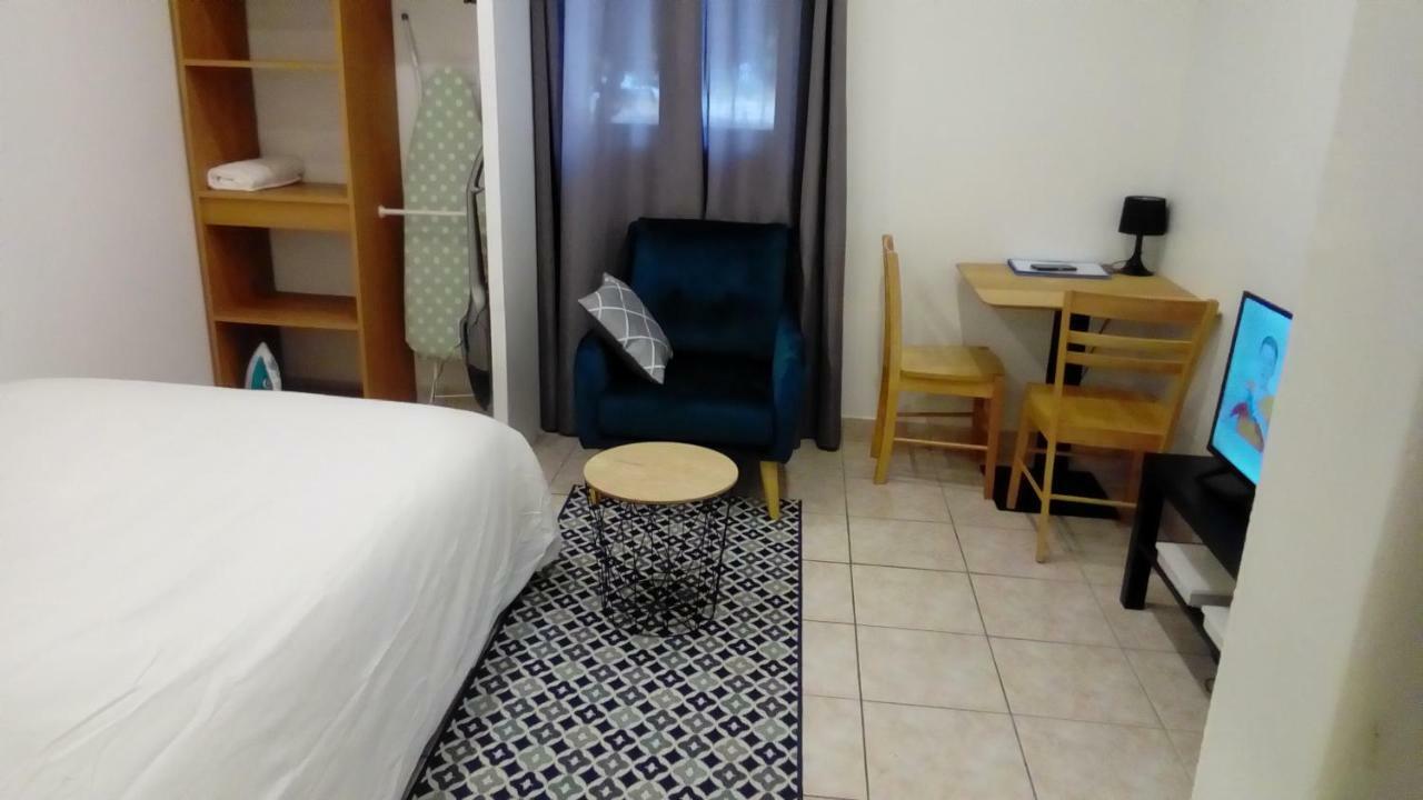 Appartement Aad1 Clamart 200 M Du Tramway T6 St Pave Blc Avec Cuisine Separee المظهر الخارجي الصورة