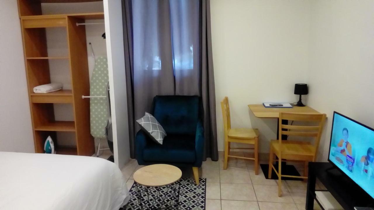 Appartement Aad1 Clamart 200 M Du Tramway T6 St Pave Blc Avec Cuisine Separee المظهر الخارجي الصورة